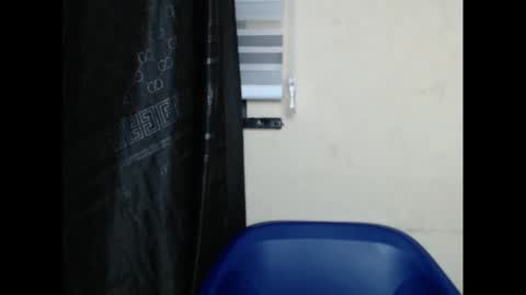 Snapshot of creamyxmuffin chatting on March 4, 3:33 am creamyxmuffin online show from March 4, 3:33 am