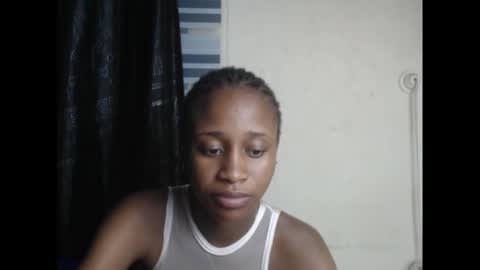 Snapshot of creamyxmuffin chatting on March 5, 1:10 am creamyxmuffin online show from March 5, 1:10 am
