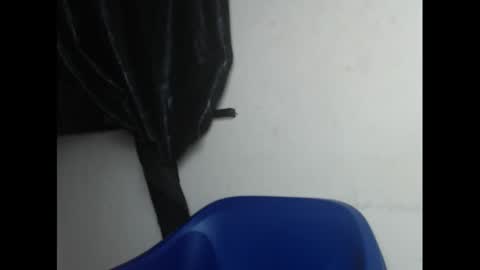 Snapshot of creamyxmuffin chatting on March 7, 8:33 pm creamyxmuffin online show from March 7, 8:33 pm