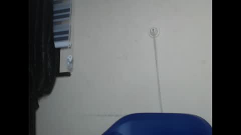 Snapshot of creamyxmuffin chatting on March 8, 3:06 am creamyxmuffin online show from March 8, 3:06 am