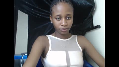 Snapshot of creamyxmuffin chatting on March 9, 7:15 pm creamyxmuffin online show from March 9, 7:15 pm