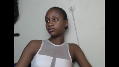 Snapshot of creamyxmuffin chatting on March 9, 10:19 pm creamyxmuffin online show from March 9, 10:19 pm