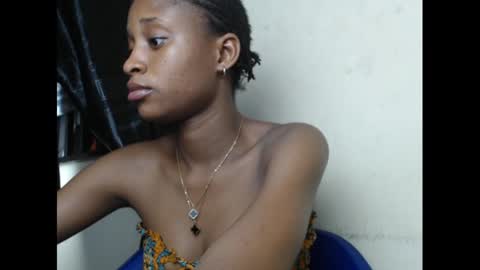 Snapshot of creamyxmuffin chatting on March 10, 8:34 pm creamyxmuffin online show from March 10, 8:34 pm