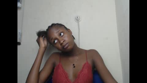 Snapshot of creamyxmuffin chatting on March 12, 5:57 am creamyxmuffin online show from March 12, 5:57 am