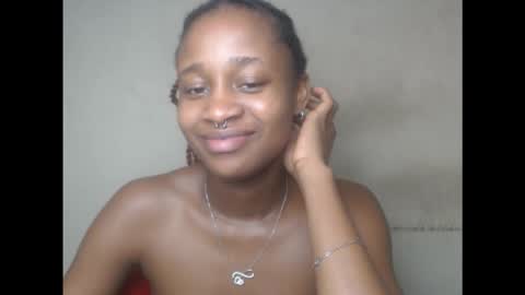 Snapshot of creamyxmuffin chatting on September 12, 8:14 am creamyxmuffin online show from September 12, 8:14 am