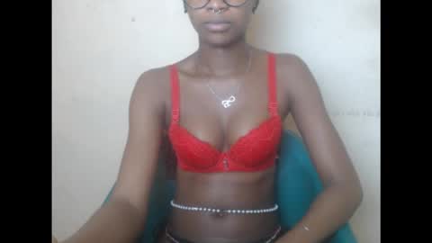 Snapshot of creamyxmuffin chatting on September 20, 9:10 am creamyxmuffin online show from September 20, 9:10 am