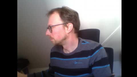 Snapshot of creloxp chatting on March 7, 1:29 pm creloxp online show from March 7, 1:29 pm