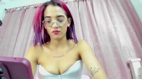Snapshot of cris_dulce chatting on May 8, 8:47 pm cris_dulce online show from May 8, 8:47 pm