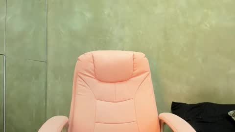 Snapshot of cris_sasha chatting on March 27, 11:43 am cris sasha online show from March 27, 11:43 am