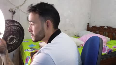 cris_simons online show from January 1, 8:37 pm