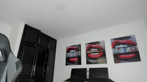 Cris Gutierrez online show from November 1, 8:33 pm