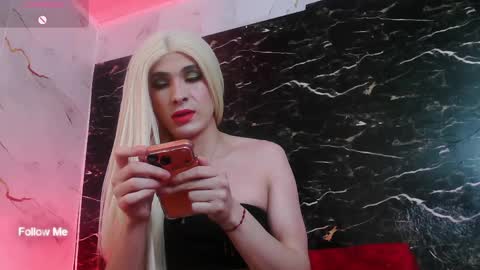 crislingery_doll online show from May 9, 12:21 pm