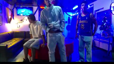 crismens online show from December 14, 8:02 pm