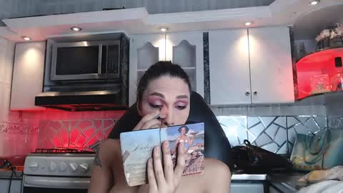 Snapshot of crisozzz chatting on May 23, 5:50 pm Cristina Onazis online show from May 23, 5:50 pm