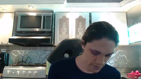 Snapshot of crisozzz chatting on May 29, 6:39 pm Cristina Onazis online show from May 29, 6:39 pm