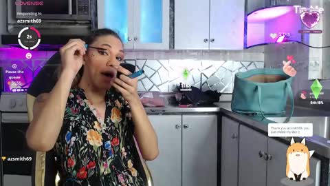 Snapshot of crisozzz chatting on June 4, 6:36 pm Cristina Onazis online show from June 4, 6:36 pm