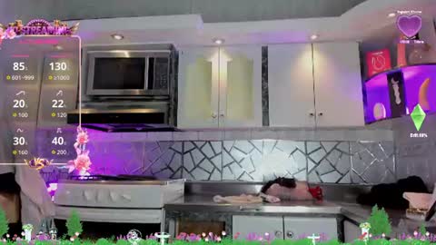Snapshot of crisozzz chatting on June 19, 6:34 pm Cristina Onazis online show from June 19, 6:34 pm