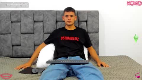 Snapshot of criss_18_dick chatting on September 25, 9:51 pm criss_18_dick online show from September 25, 9:51 pm