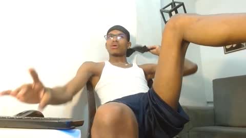 criss_zuri online show from November 27, 12:18 pm