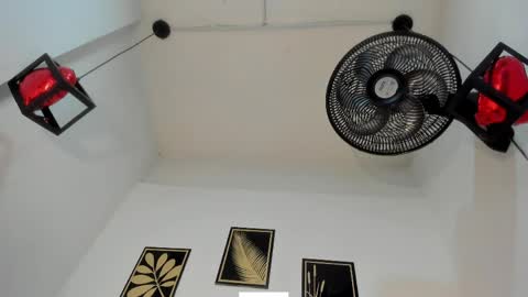 criss_zuri online show from April 2, 12:58 pm