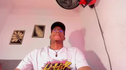 criss_zuri online show from April 23, 12:04 pm