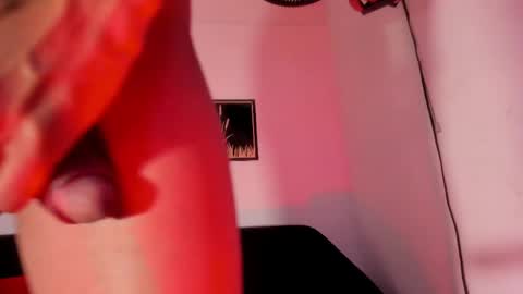 criss_zuri online show from April 23, 4:09 pm