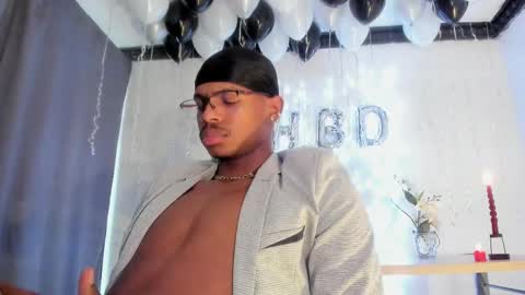 criss_zuri online show from April 25, 2:25 pm