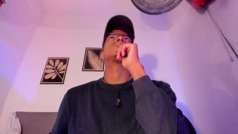 criss_zuri online show from April 29, 11:58 am
