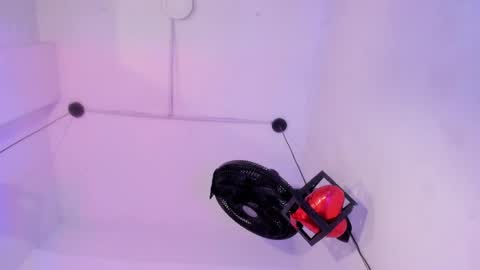 criss_zuri online show from May 16, 12:48 pm