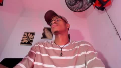 criss_zuri online show from May 20, 12:11 pm