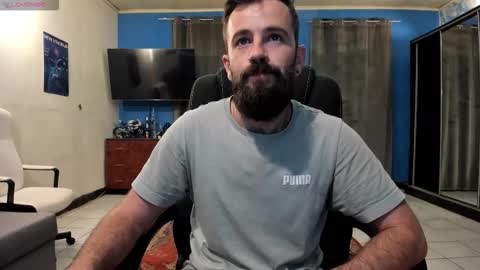 Snapshot of crissstud chatting on March 3, 10:37 pm Criss online show from March 3, 10:37 pm