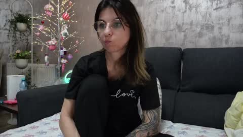 crissy_love online show from January 2, 11:27 pm