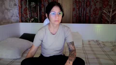 crissy_love online show from September 20, 9:49 pm