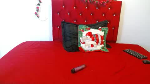 cristal541658 online show from December 4, 4:48 pm