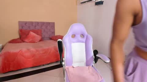 Snapshot of cristal_crossfit chatting on November 24, 10:48 am Cristal online show from November 24, 10:48 am