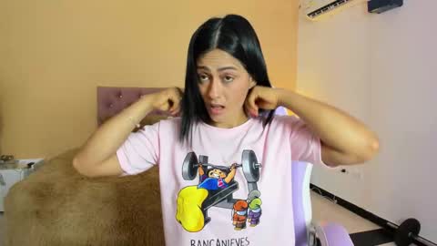 Snapshot of cristal_crossfit chatting on January 5, 5:27 pm Cristal online show from January 5, 5:27 pm