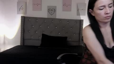 Snapshot of cristal_hilton_10 chatting on March 31, 3:08 am Alejandra from Wednesday to Saturday from 1000 pm to 400 am Colombian hour online show from March 31, 3:08 am