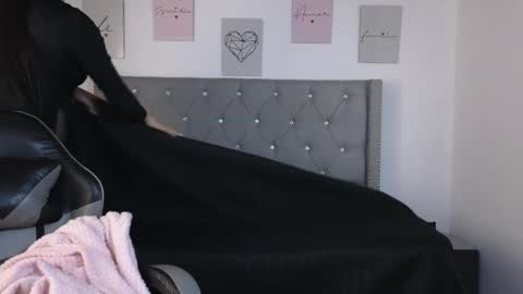 Snapshot of cristal_hilton_10 chatting on April 1, 2:56 am Alejandra from Wednesday to Saturday from 1000 pm to 400 am Colombian hour online show from April 1, 2:56 am