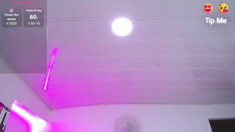 Snapshot of cristal_horny19 chatting on March 13, 4:08 am Milena online show from March 13, 4:08 am