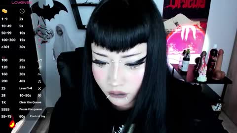 Cris online show from March 26, 8:25 pm