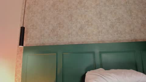 Snapshot of cristal_roberts_ chatting on October 3, 12:57 pm Cristal online show from October 3, 12:57 pm