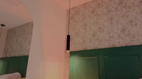 Snapshot of cristal_roberts_ chatting on October 18, 1:34 pm Cristal online show from October 18, 1:34 pm