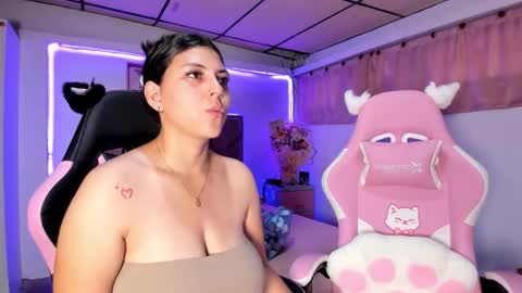 cristal_smith20 online show from March 25, 12:00 pm