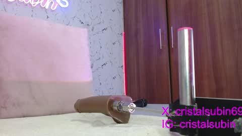 Snapshot of cristal_subin69 chatting on January 9, 12:19 pm STEFANYIG cristalsubin online show from January 9, 12:19 pm