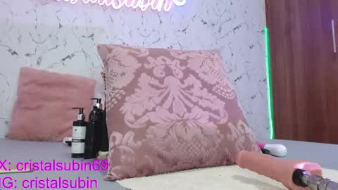 Snapshot of cristal_subin69 chatting on January 11, 12:18 pm STEFANYIG cristalsubin online show from January 11, 12:18 pm