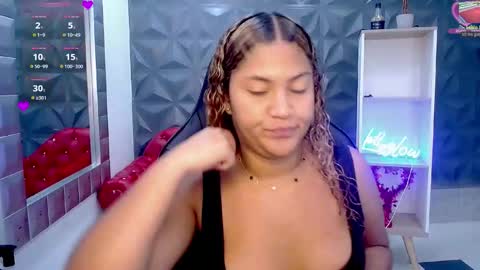 Snapshot of cristal_war chatting on February 21, 11:28 pm Cristal online show from February 21, 11:28 pm