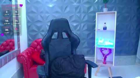 Snapshot of cristal_war chatting on March 5, 12:50 am Cristal online show from March 5, 12:50 am