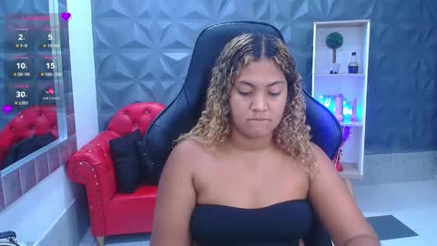 Snapshot of cristal_war chatting on March 9, 11:31 pm Cristal online show from March 9, 11:31 pm