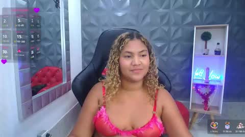 Snapshot of cristal_war chatting on March 11, 11:33 pm Cristal online show from March 11, 11:33 pm