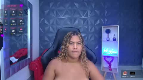 Snapshot of cristal_war chatting on March 13, 1:01 am Cristal online show from March 13, 1:01 am